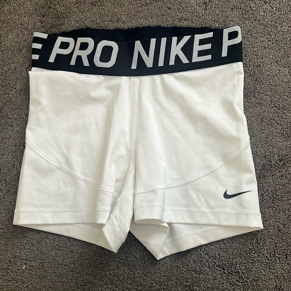 Nike Pros 3” White